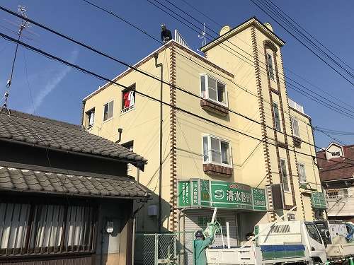 大阪市内 屋上のやり換え工事が始まりました 兵庫西宮のフォーシーズンズ 外構 ガーデンエクステリアの造園施工 庭工事専門店