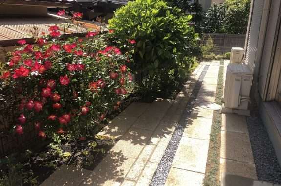 自然素材 兵庫西宮のフォーシーズンズ 外構 ガーデンエクステリアの造園施工 庭工事専門店